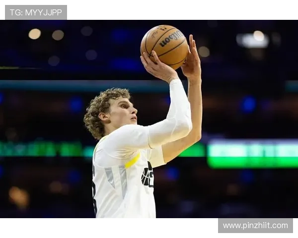 马尔卡宁半场高效表现 9投5中砍下13分2板4助1帽 马尔卡宁半场高效表现 9投5中砍下13分2板4助1帽