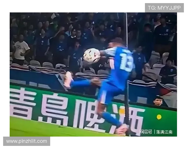 孔萨禁区防守疑似手球裁判认定手臂贴身未构成犯规 孔萨禁区防守疑似手球裁判认定手臂贴身未构成犯规